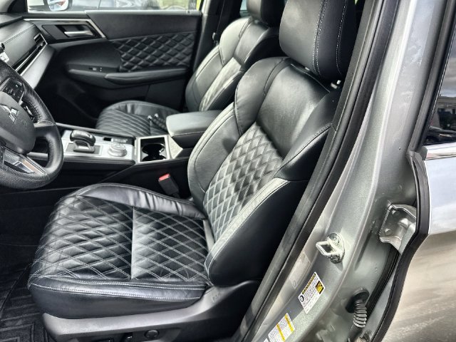 Used 2023 Mitsubishi Outlander AWD image 20