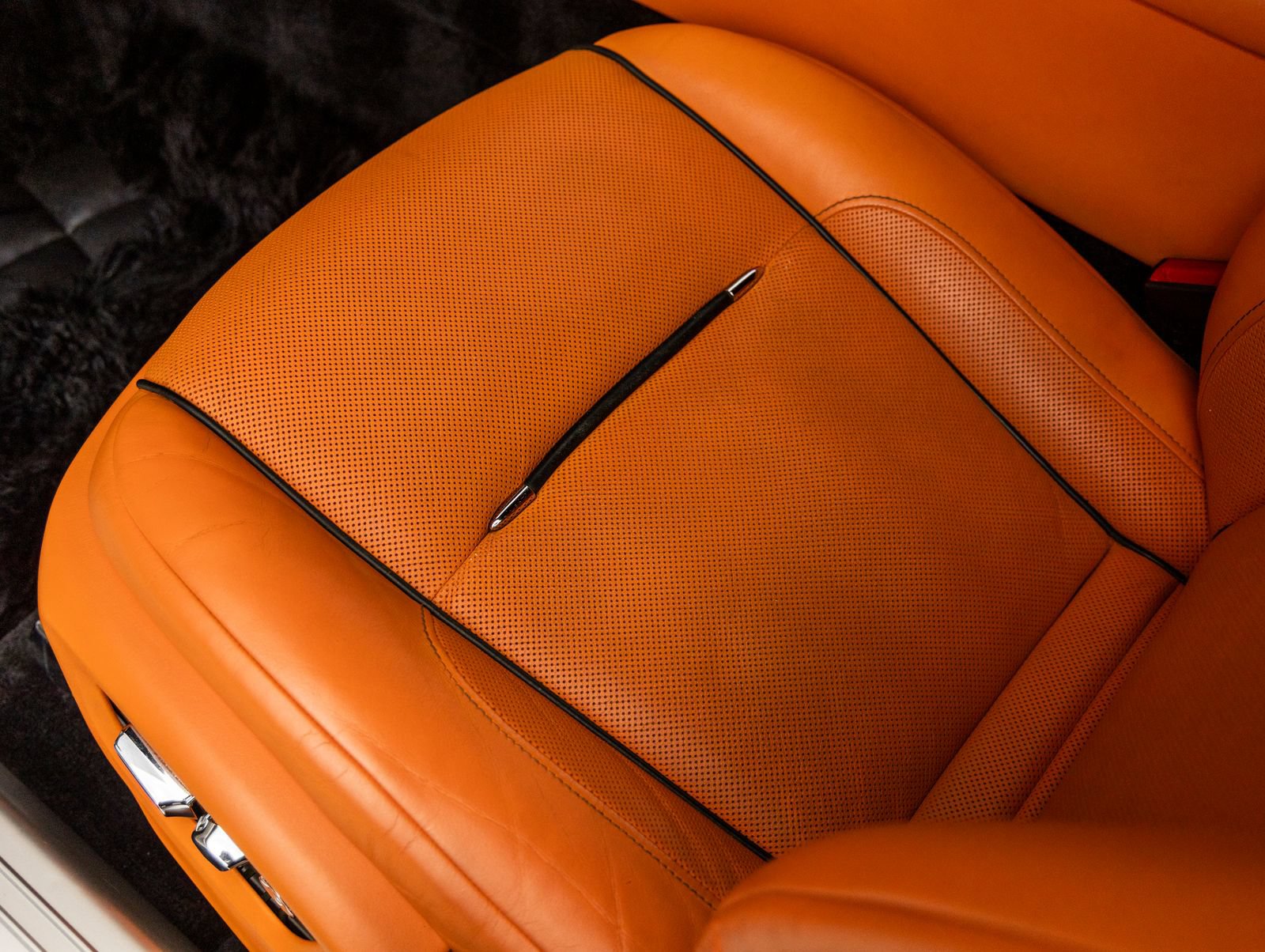 Used 2016 Rolls-Royce Dawn RWD image 27