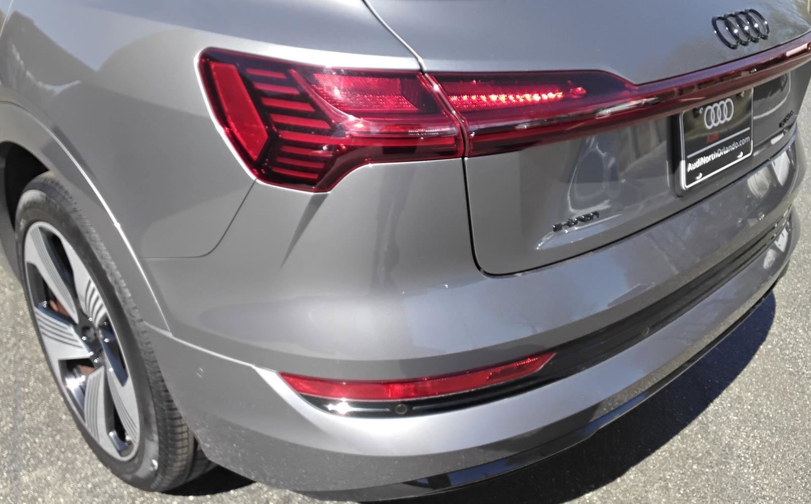 Used 2023 Audi e-tron Premium Plus w/ Premium Plus Package image 9