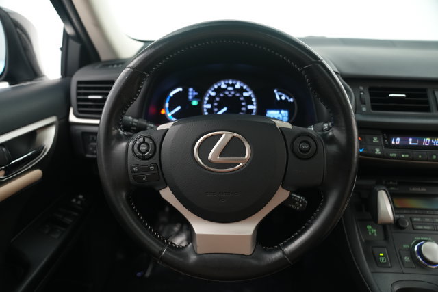 Used 2017 Lexus CT 200h w/ Seat Comfort Package FWD image 34