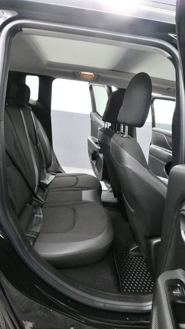 Used 2020 Jeep Renegade Altitude AWD/4WD image 12