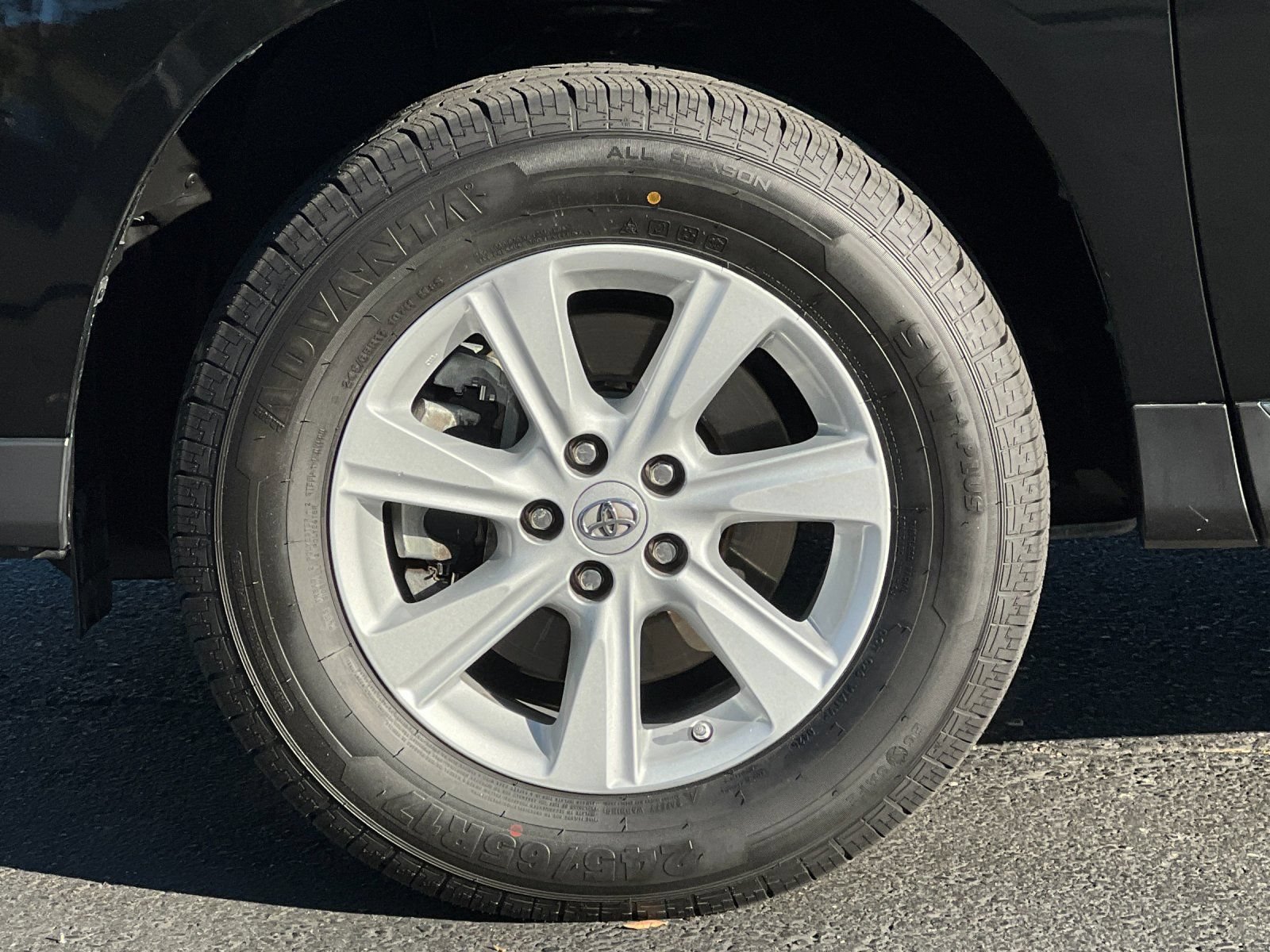 Used 2013 Toyota Highlander SE FWD image 25