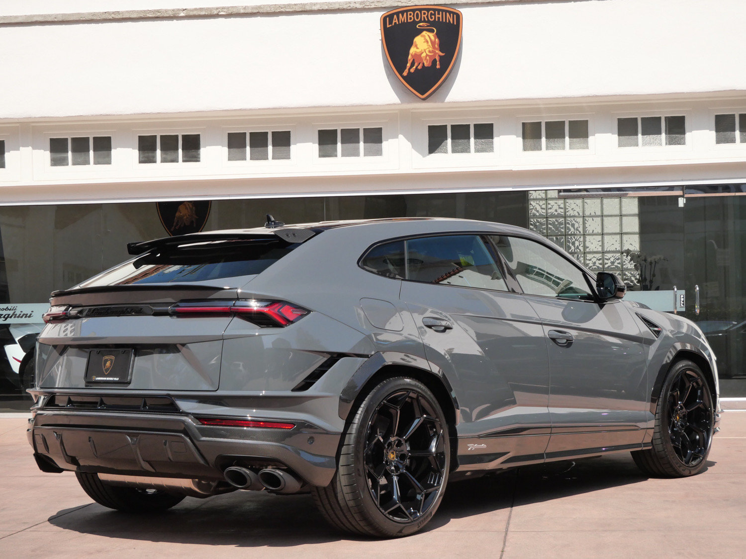Used 2024 Lamborghini Urus Performante AWD/4WD image 3