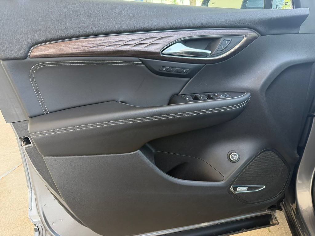 Used 2022 Buick Envision Avenir w/ Technology Package II AWD/4WD image 24
