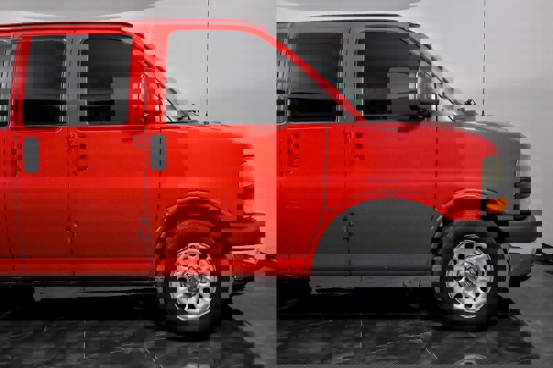 Used 2014 GMC Savana 1500 image 11
