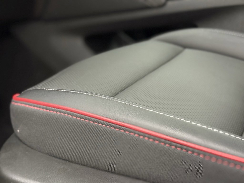 Used 2023 Buick Envision Essence w/ Sport Touring Package image 21