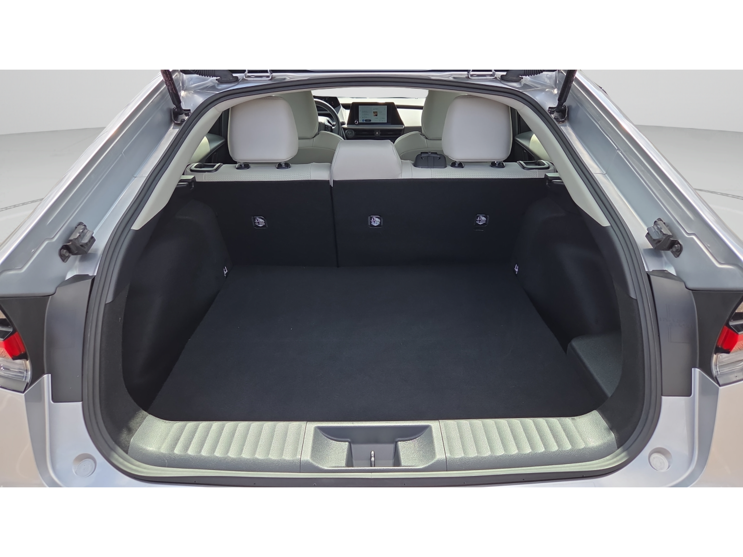 Certified 2023 Toyota Prius XLE FWD image 9