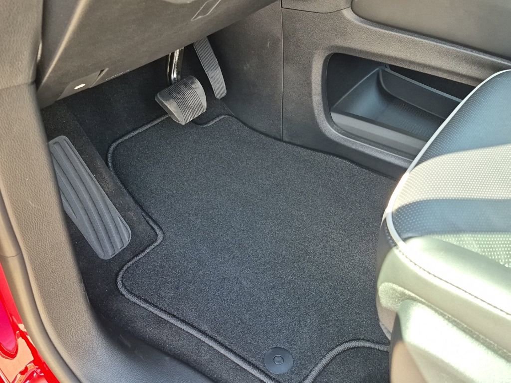 New 2025 Chrysler Pacifica Limited w/ Trailer Tow Group FWD image 24