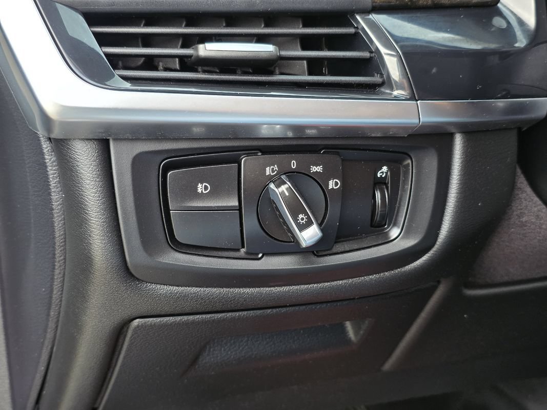 Used 2017 BMW X5 xDrive40e AWD/4WD image 18