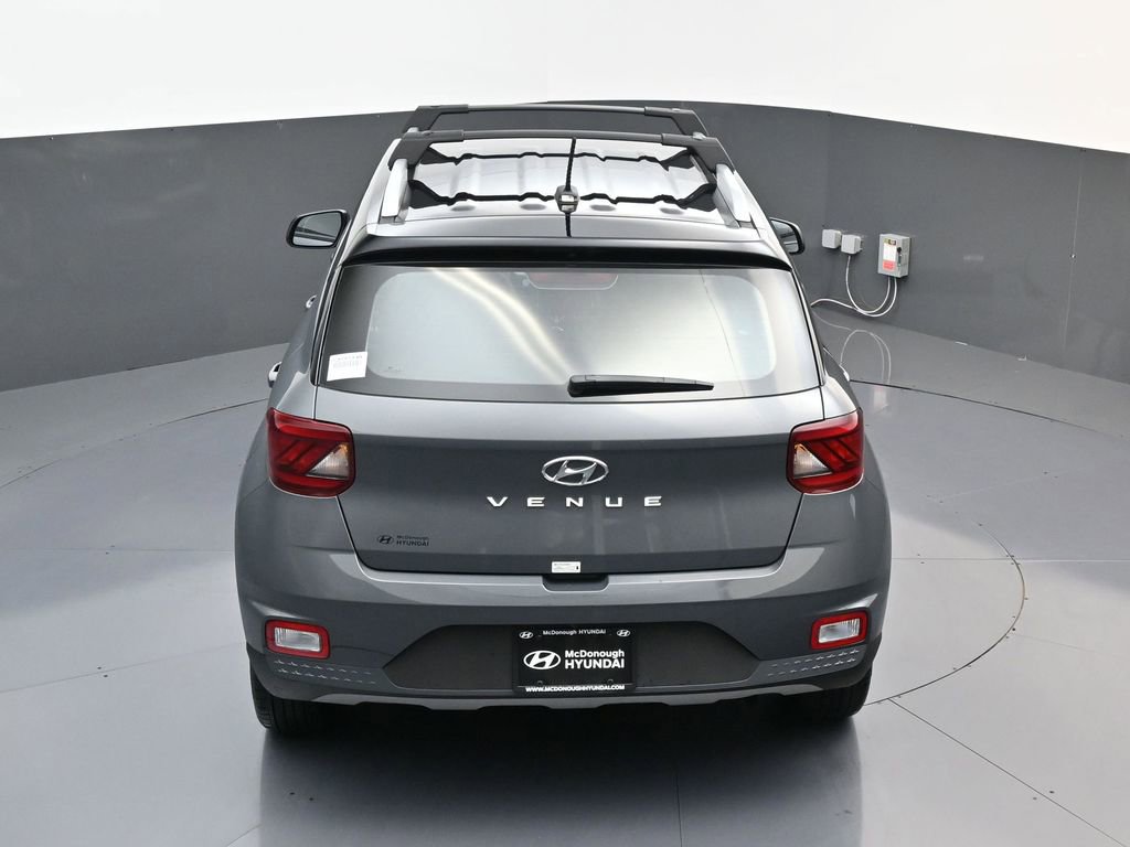Used 2025 Hyundai Venue Limited image 17