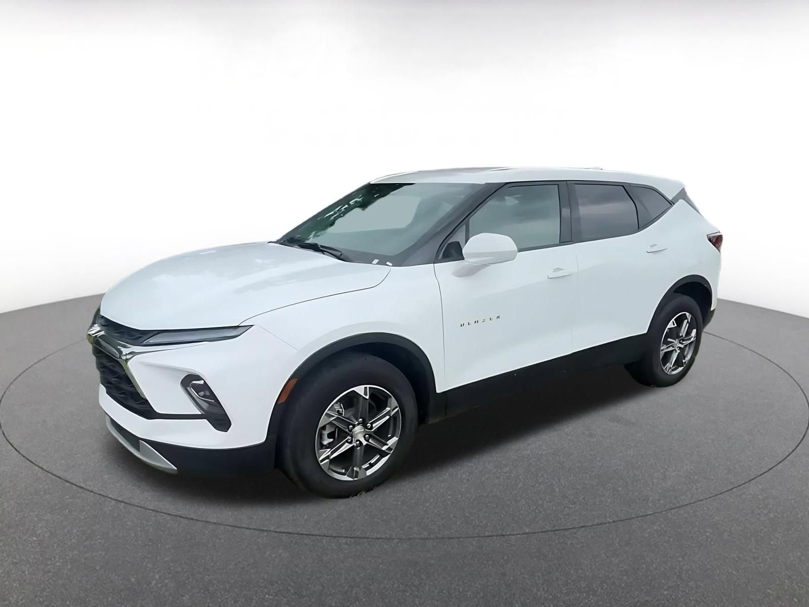 Used 2026 Chevrolet Blazer LT FWD image 7