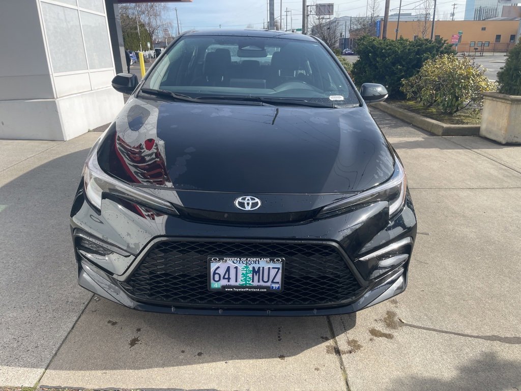Used 2025 Toyota Corolla SE image 3