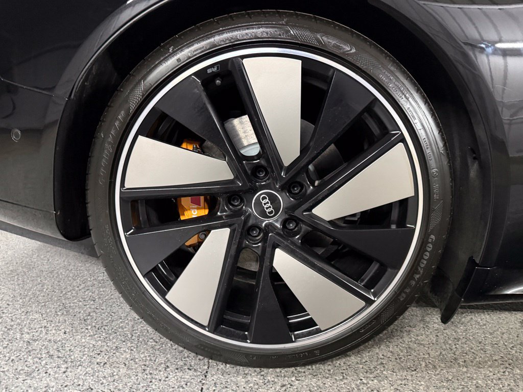 Used 2022 Audi RS e-tron GT w/ Carbon Performance Package AWD/4WD image 9