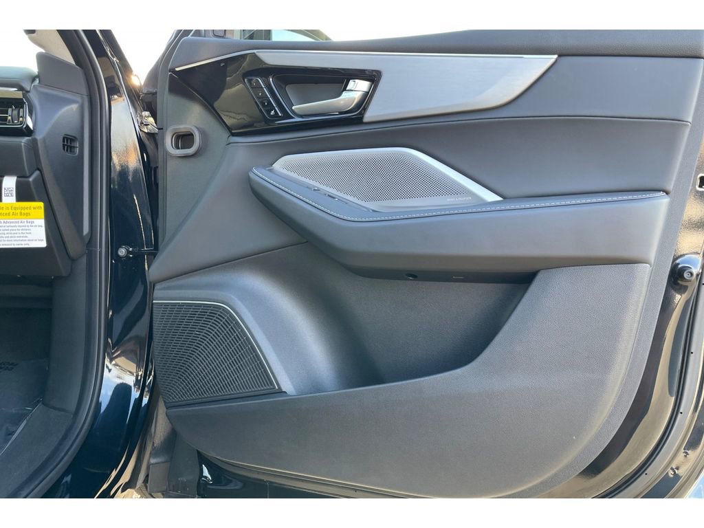 Certified 2025 Acura MDX FWD w/ Technology Package image 21