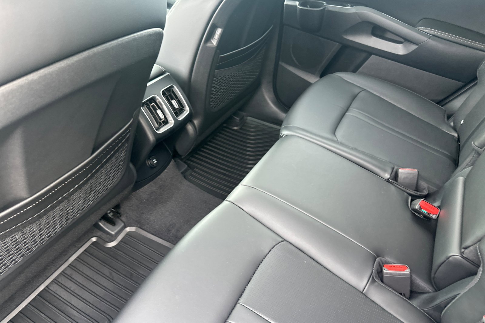 New 2026 Kia Sorento S image 13