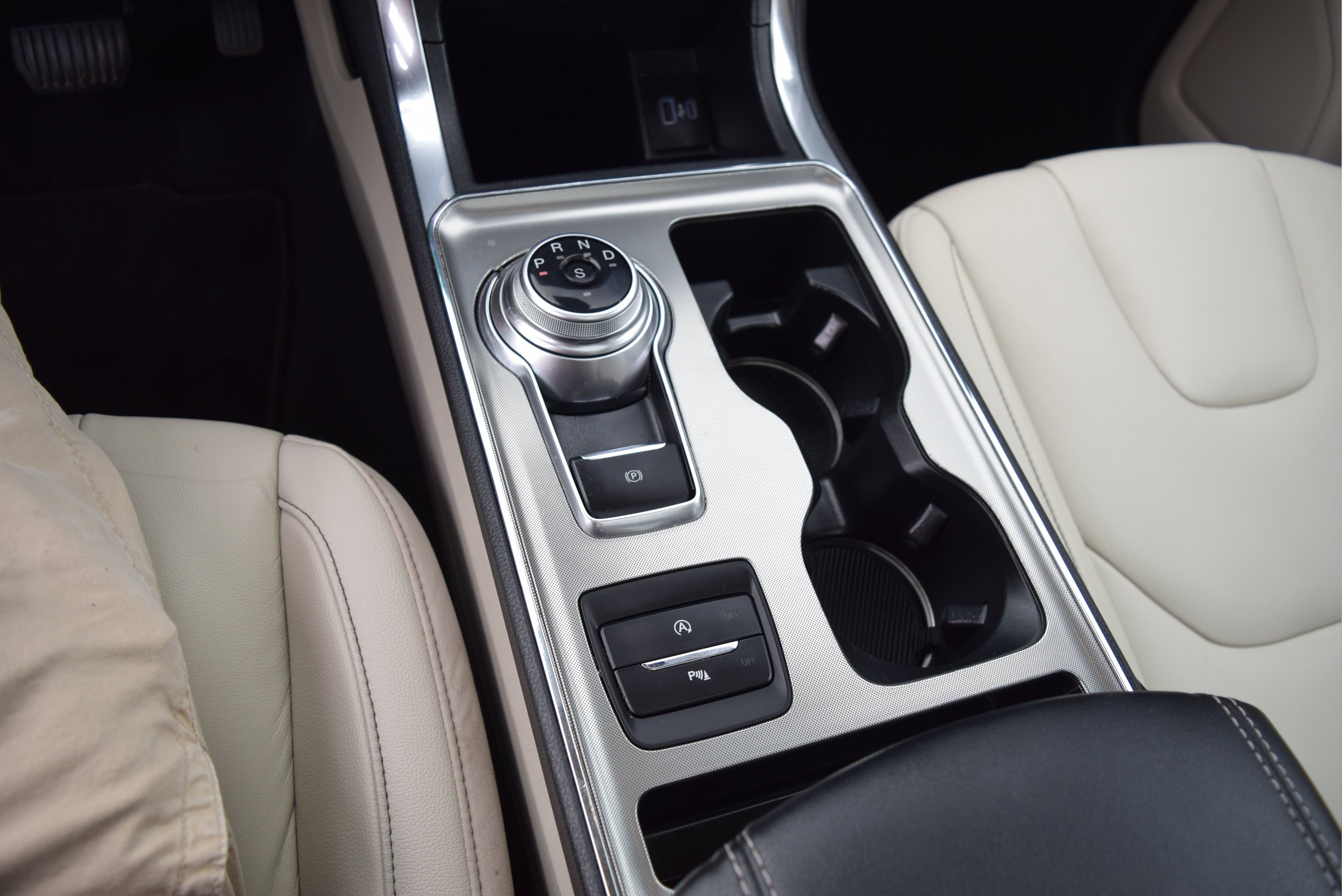 Certified 2022 Ford Edge Titanium AWD/4WD image 17