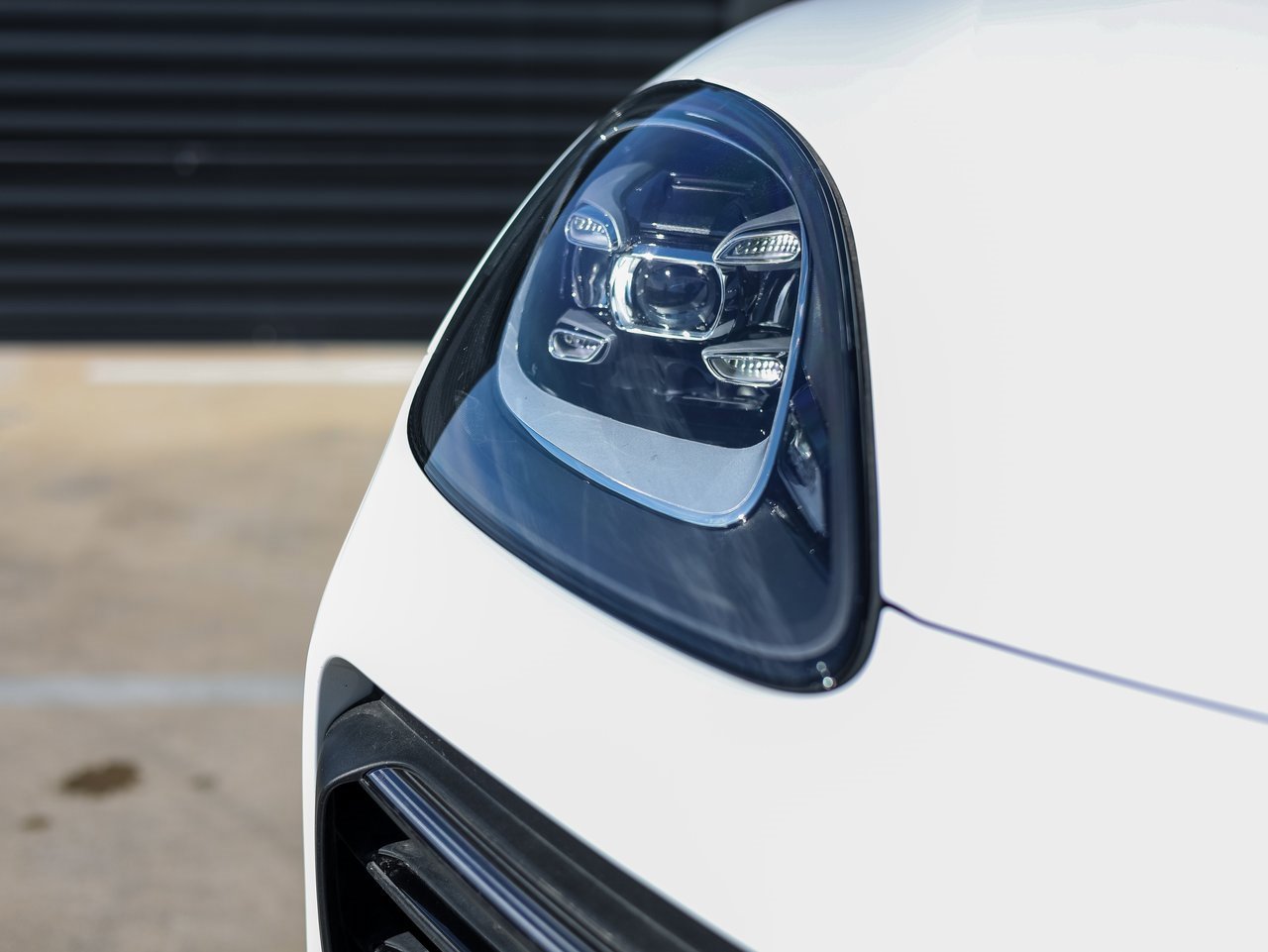 Certified 2022 Porsche Cayenne E-Hybrid image 13