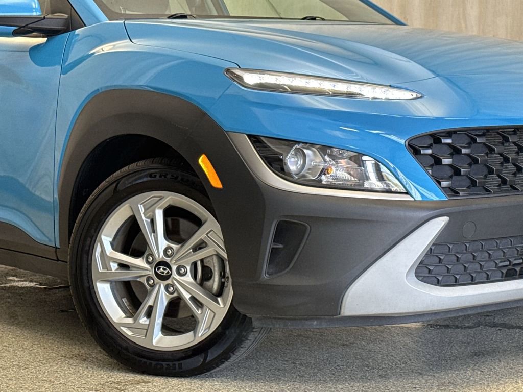 Used 2023 Hyundai Kona SEL AWD/4WD image 3