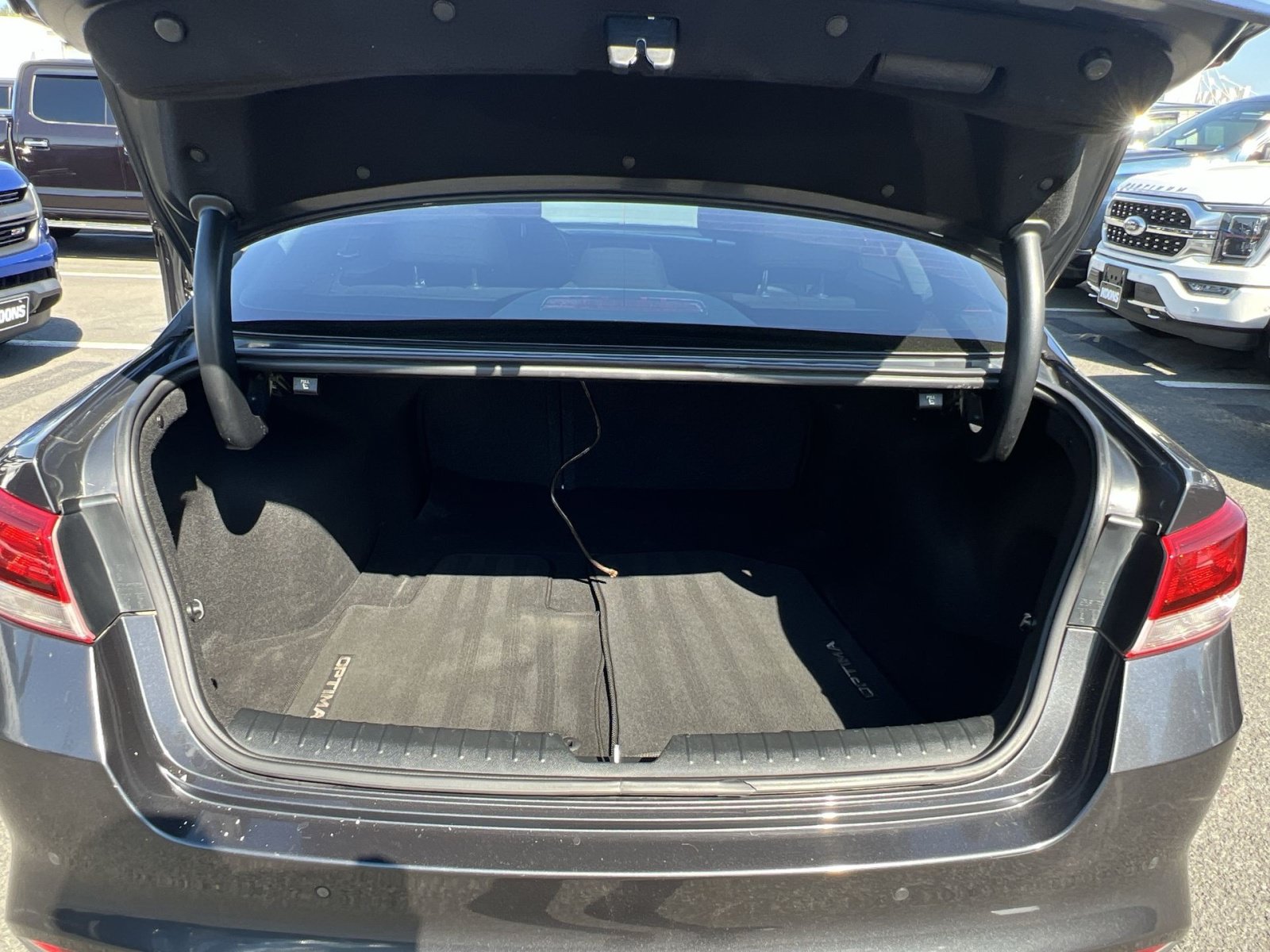 Used 2018 Kia Optima LX FWD image 32
