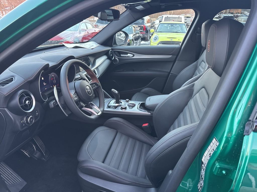 New 2025 Alfa Romeo Stelvio Sprint image 11