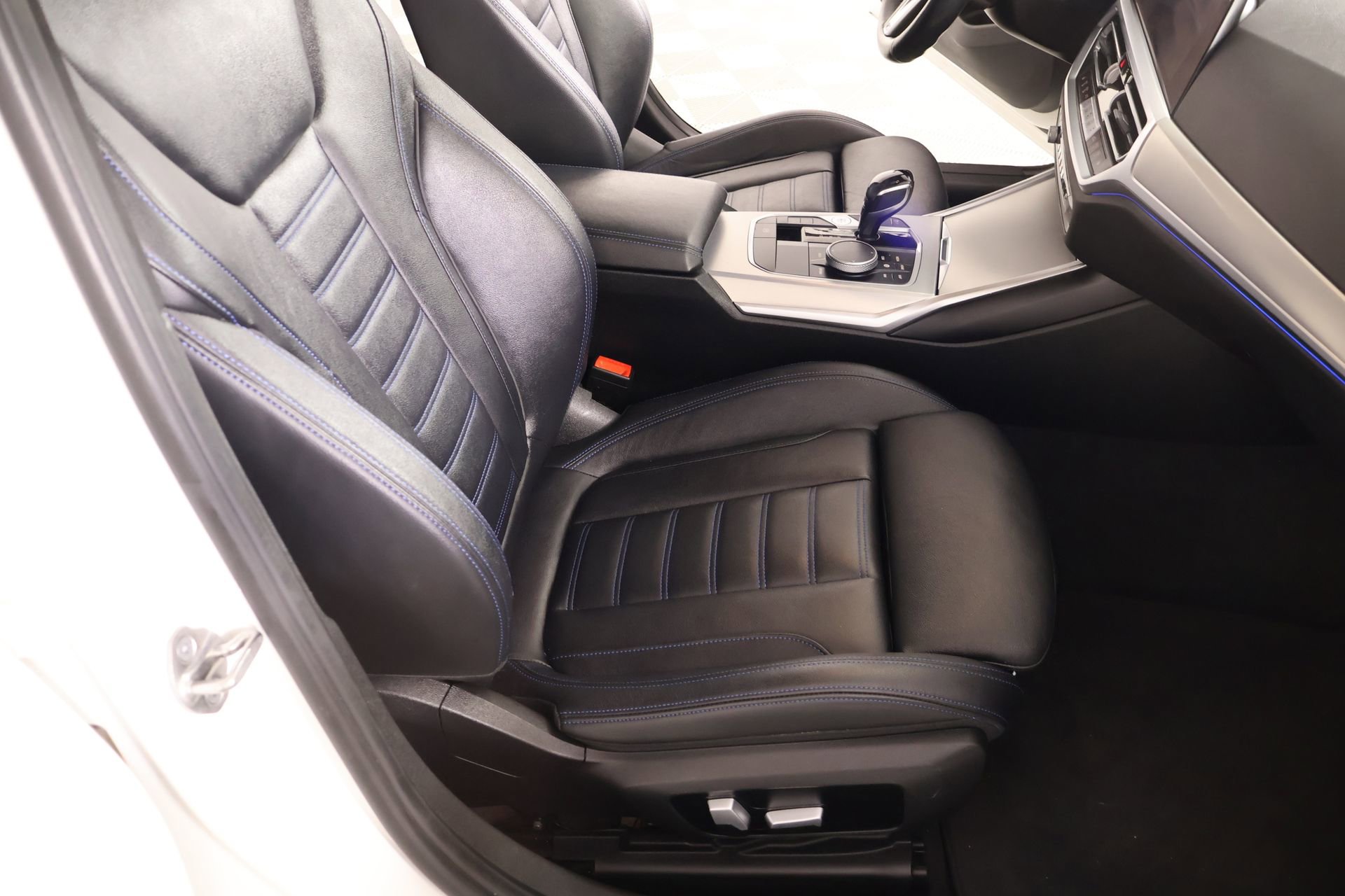 Used 2021 BMW 330i Sedan w/ M Sport Package image 14