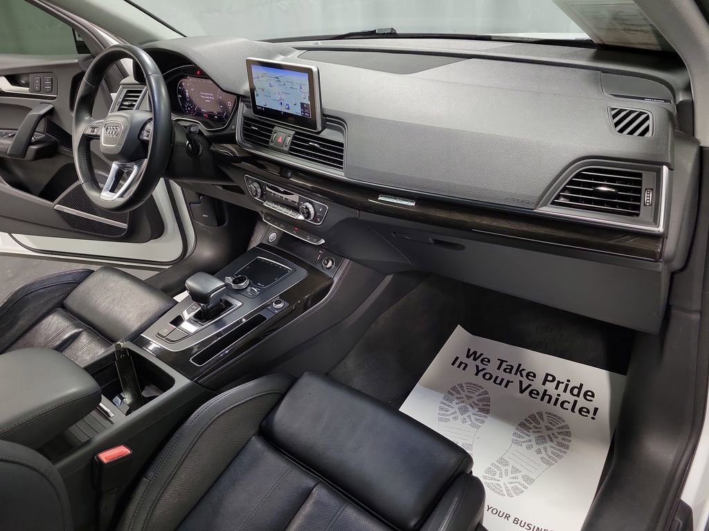 Used 2020 Audi Q5 e Premium Plus w/ Premium Plus Package image 26