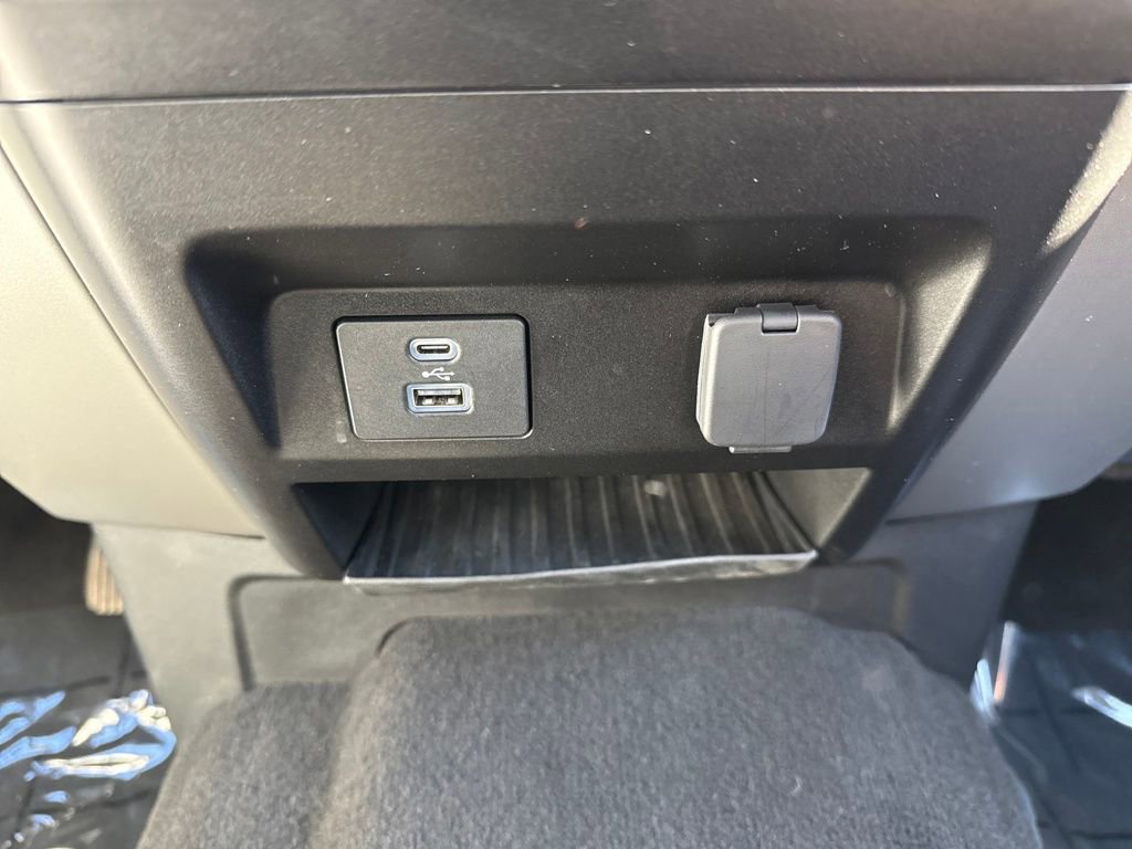 Used 2021 Ford F450 Lariat w/ Lariat Value Package AWD/4WD image 37