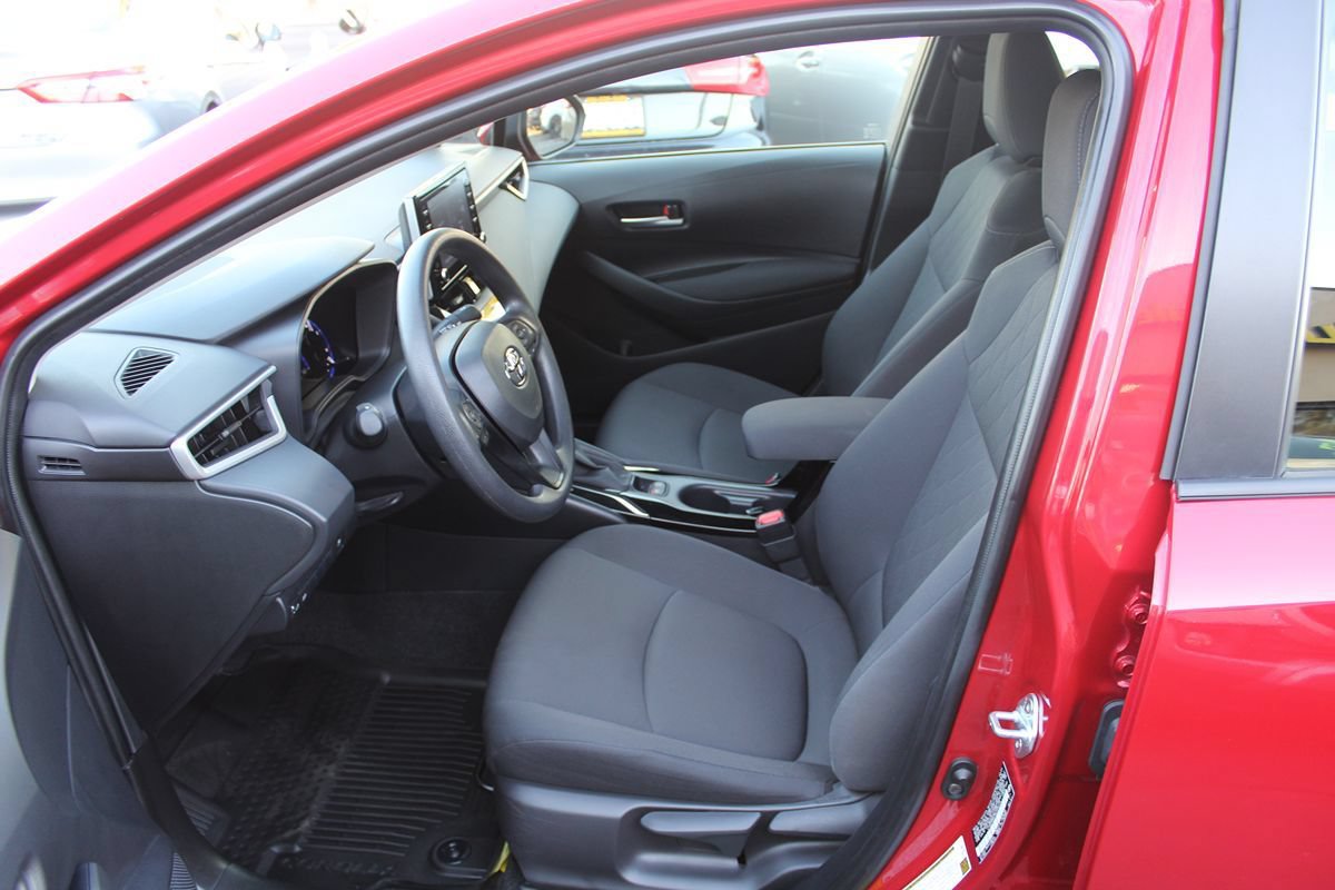 Used 2021 Toyota Corolla LE w/ Carpet Mat Package (TMS) FWD image 18