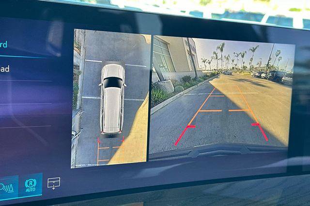 Certified 2026 Cadillac Escalade ESV Platinum Sport w/ LPO, ONYX Package image 20