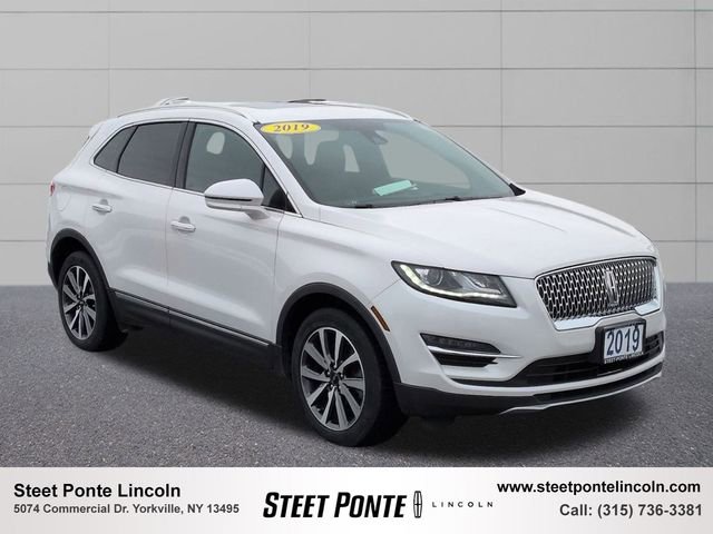 Used 2019 Lincoln MKC Reserve image 1