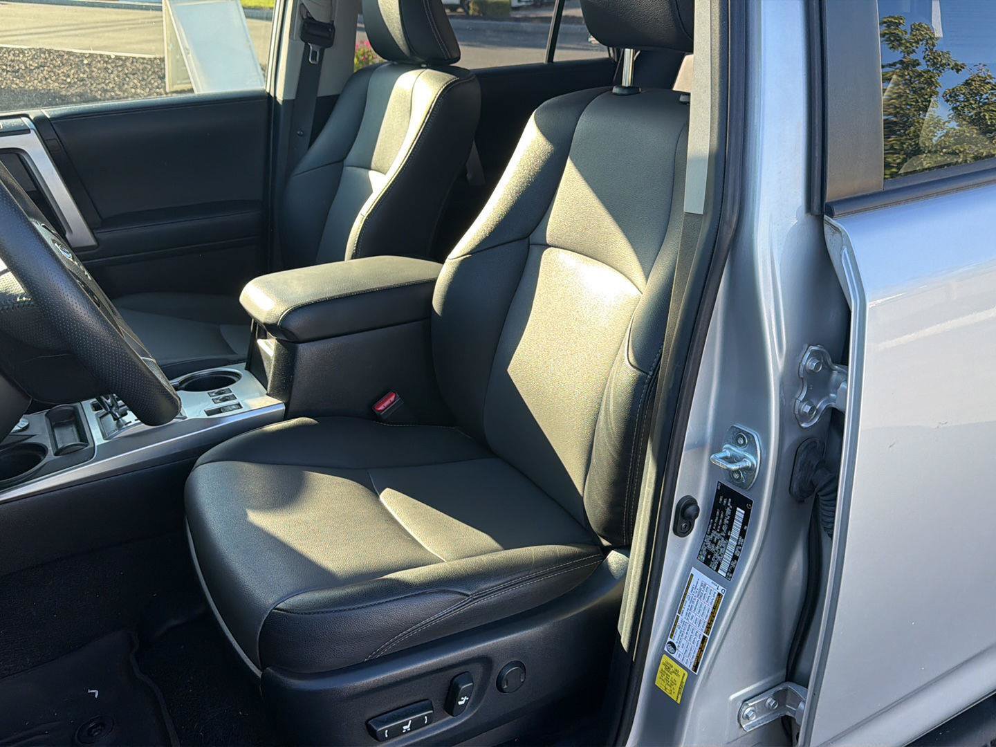 Used 2021 Toyota 4Runner SR5 Premium w/ Moonroof Package AWD/4WD image 17