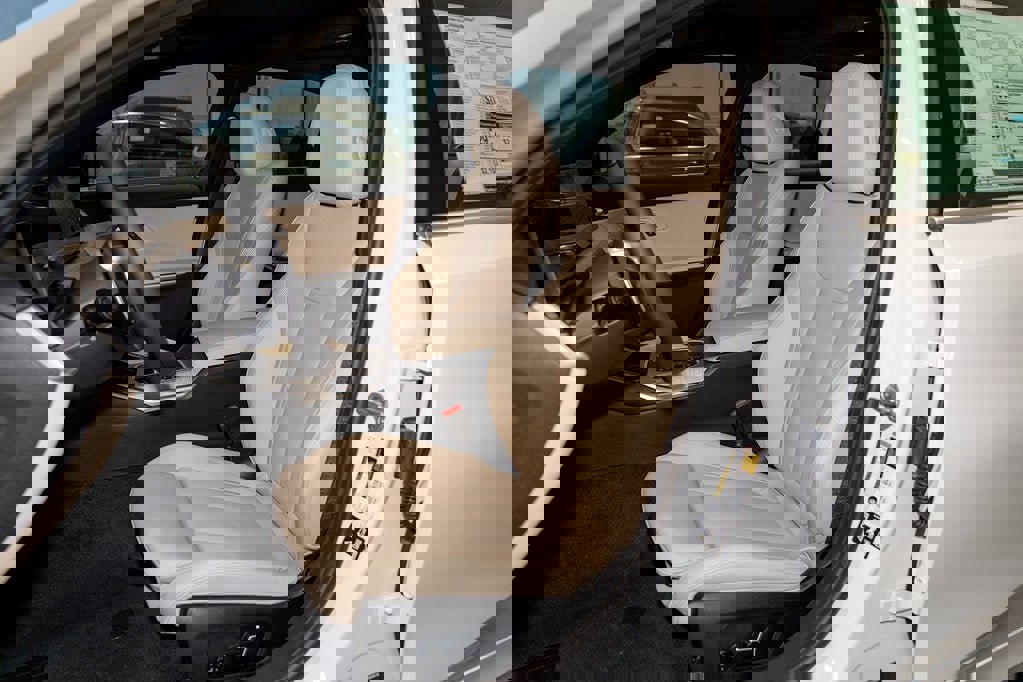 New 2026 BMW 330i xDrive Sedan w/ Convenience Package image 33