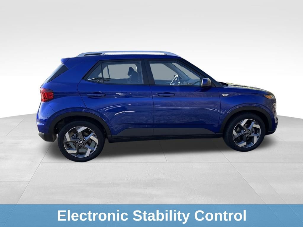 Used 2025 Hyundai Venue SEL image 10