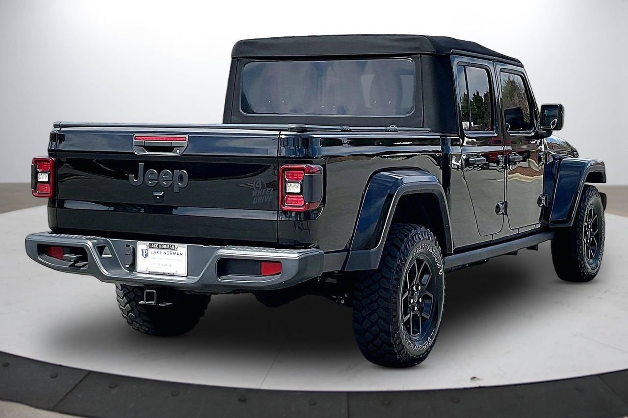 Certified 2024 Jeep Gladiator Mojave AWD/4WD image 9
