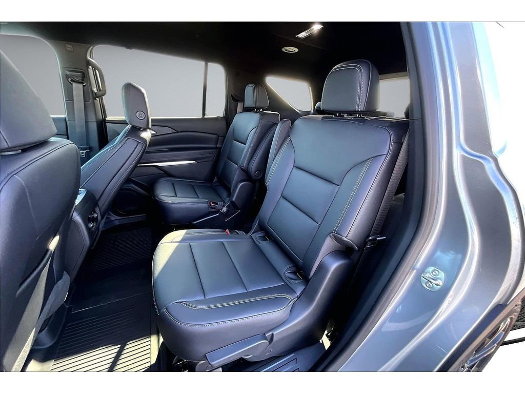 New 2026 Chevrolet Traverse LT w/ Driver Confidence Package FWD image 13