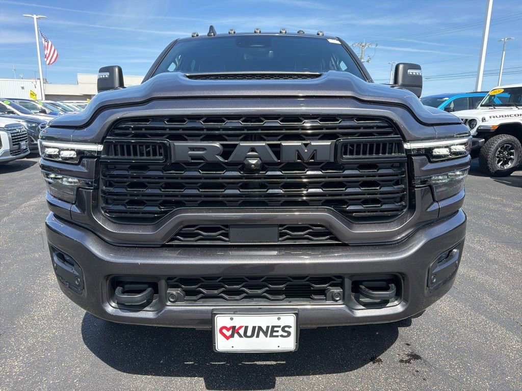 Used 2025 RAM 2500 Limited AWD/4WD image 11