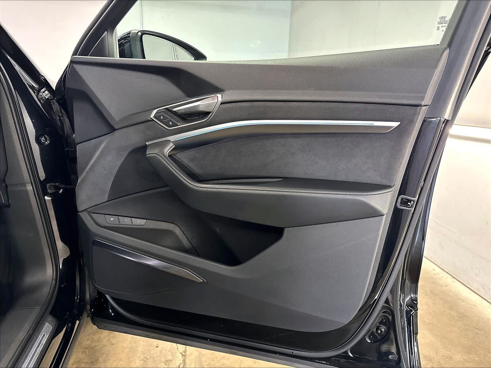 Certified 2023 Audi e-tron Chronos w/ Chronos Package AWD/4WD image 25