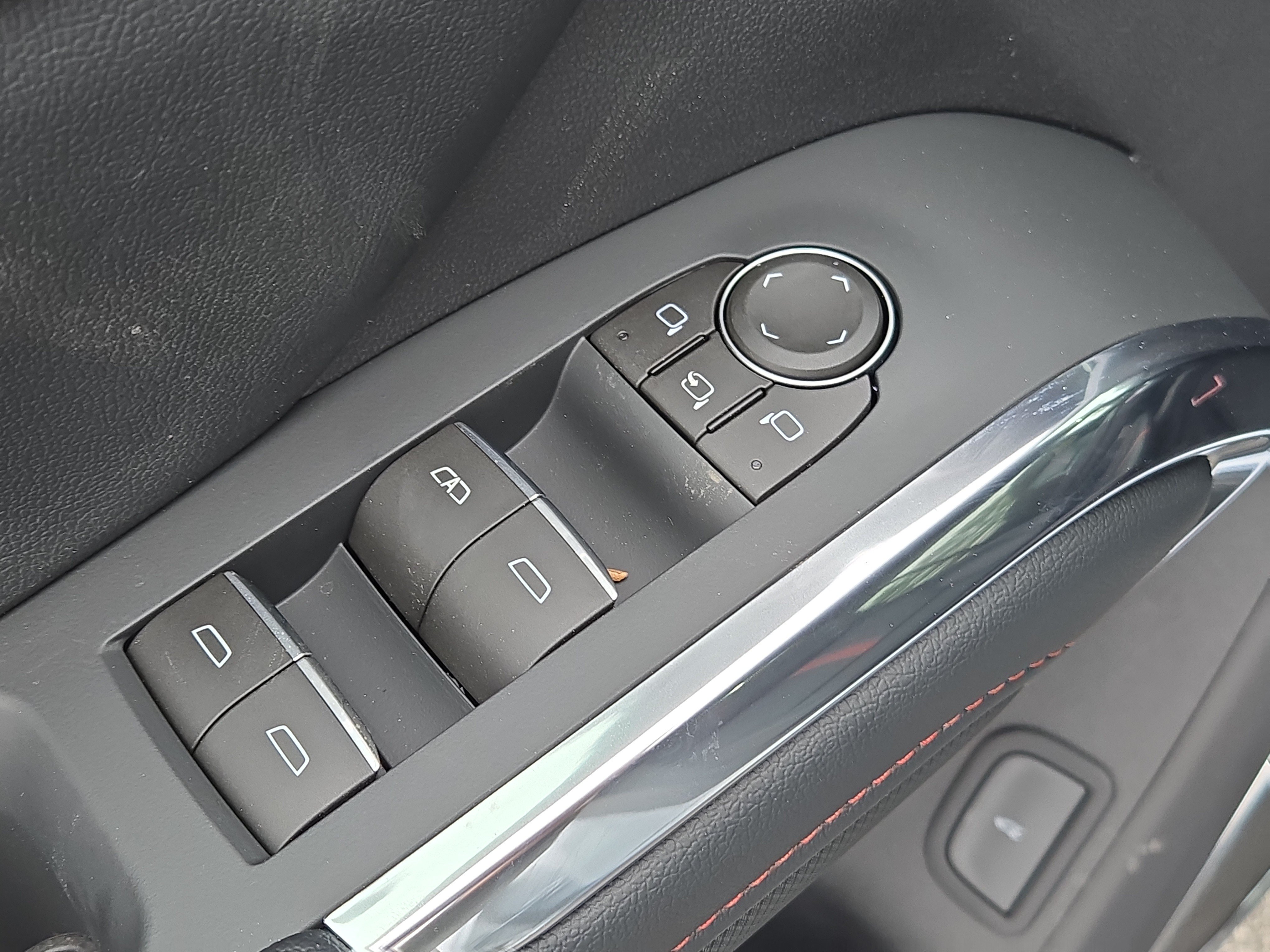 New 2026 Chevrolet Traverse RS w/ LPO, Floor Liner Package FWD image 26