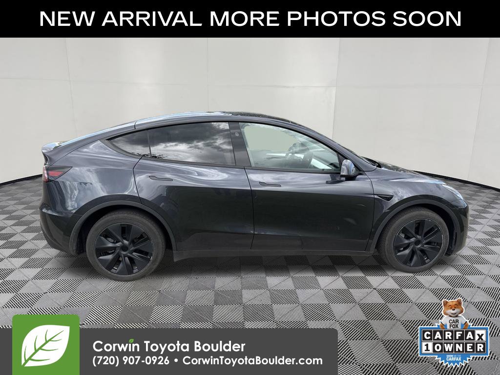 Used 2024 Tesla Model Y Long Range AWD/4WD image 9