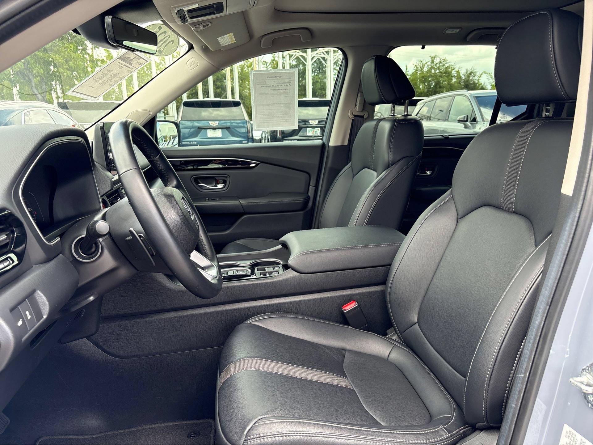 Used 2025 Honda Pilot Touring image 8