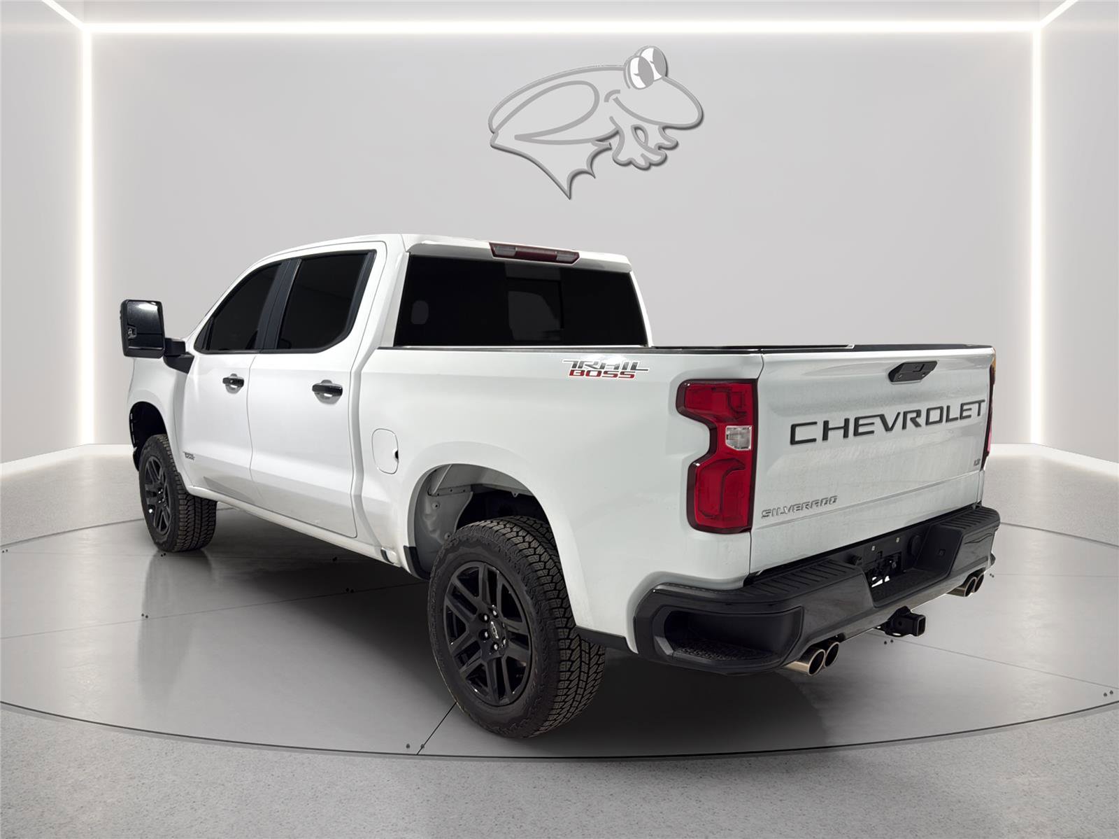 Used 2021 Chevrolet Silverado 1500 LT Trail Boss w/ Convenience Package II AWD/4WD image 3