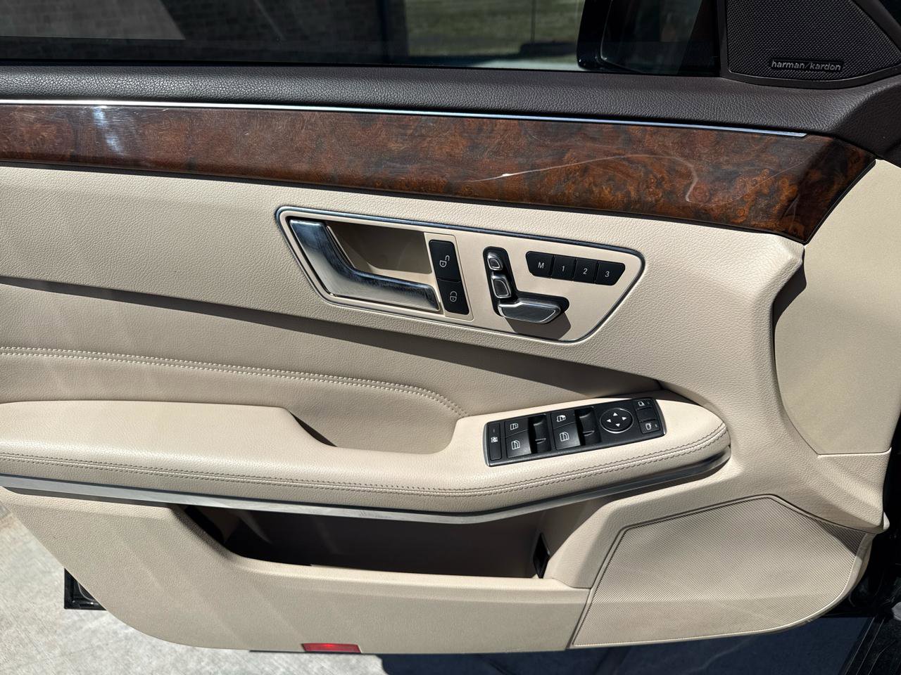 Used 2014 Mercedes-Benz E 250 BlueTEC 4MATIC Sedan image 30