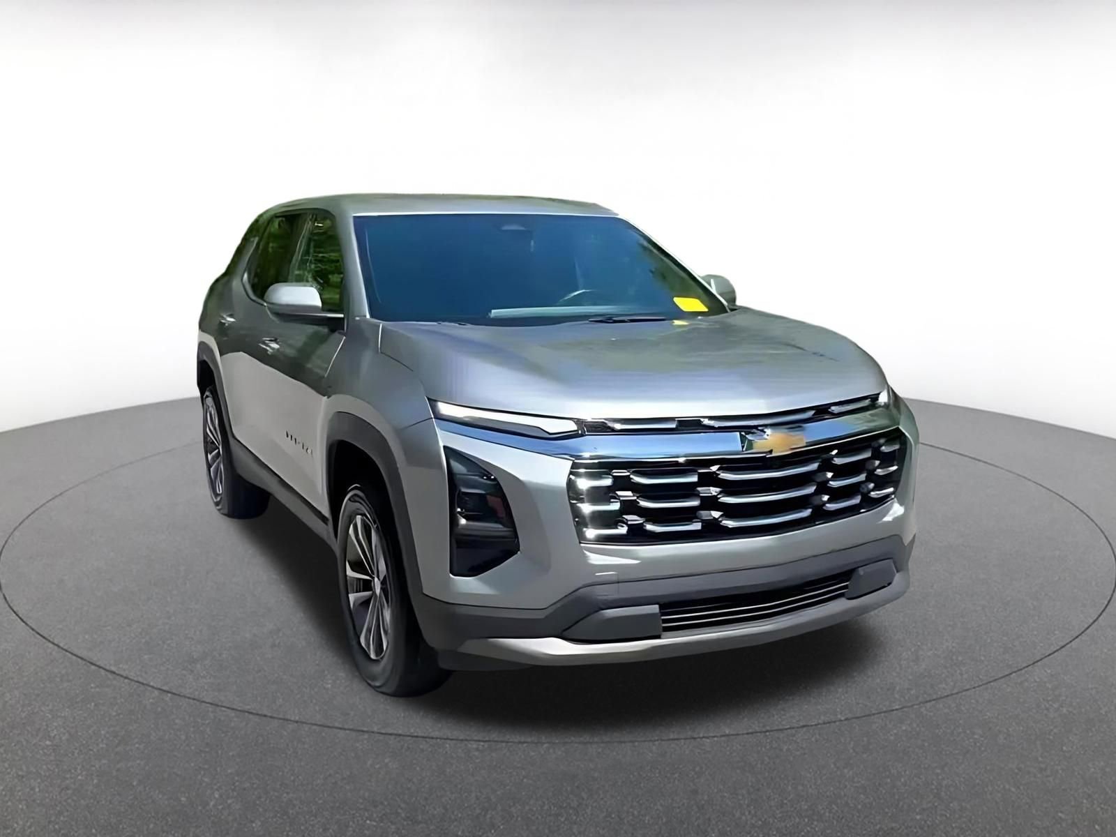 Used 2025 Chevrolet Equinox LT image 3