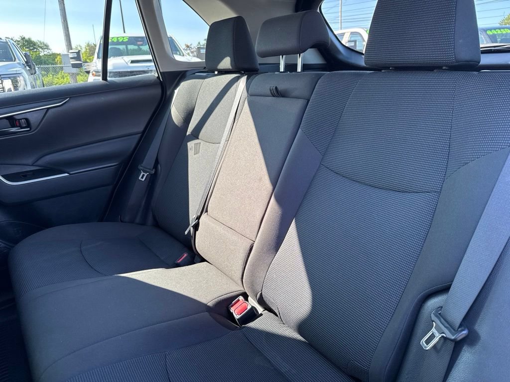 Used 2023 Toyota RAV4 LE AWD/4WD image 17