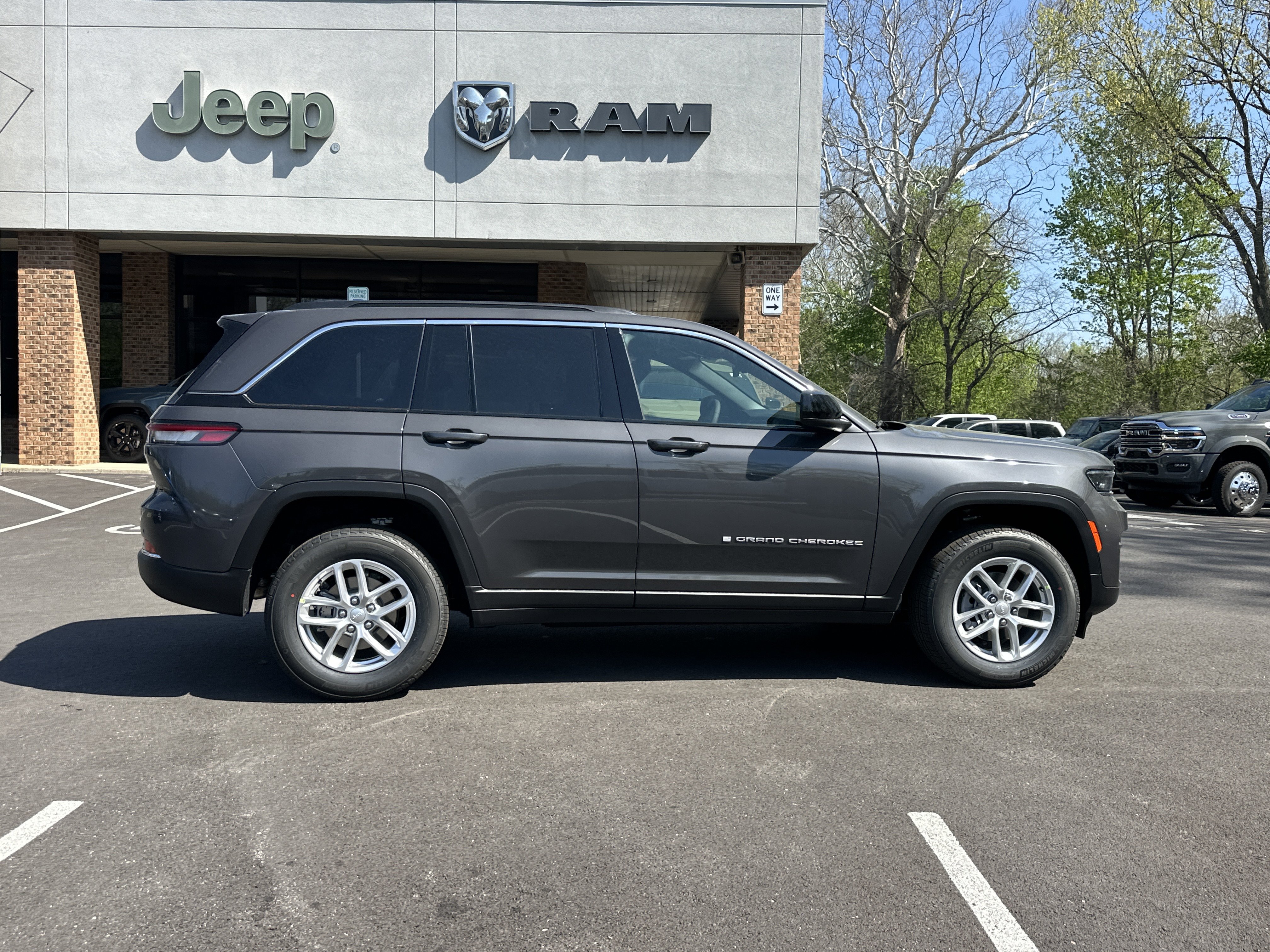 New 2026 Jeep Grand Cherokee Laredo X AWD/4WD image 18