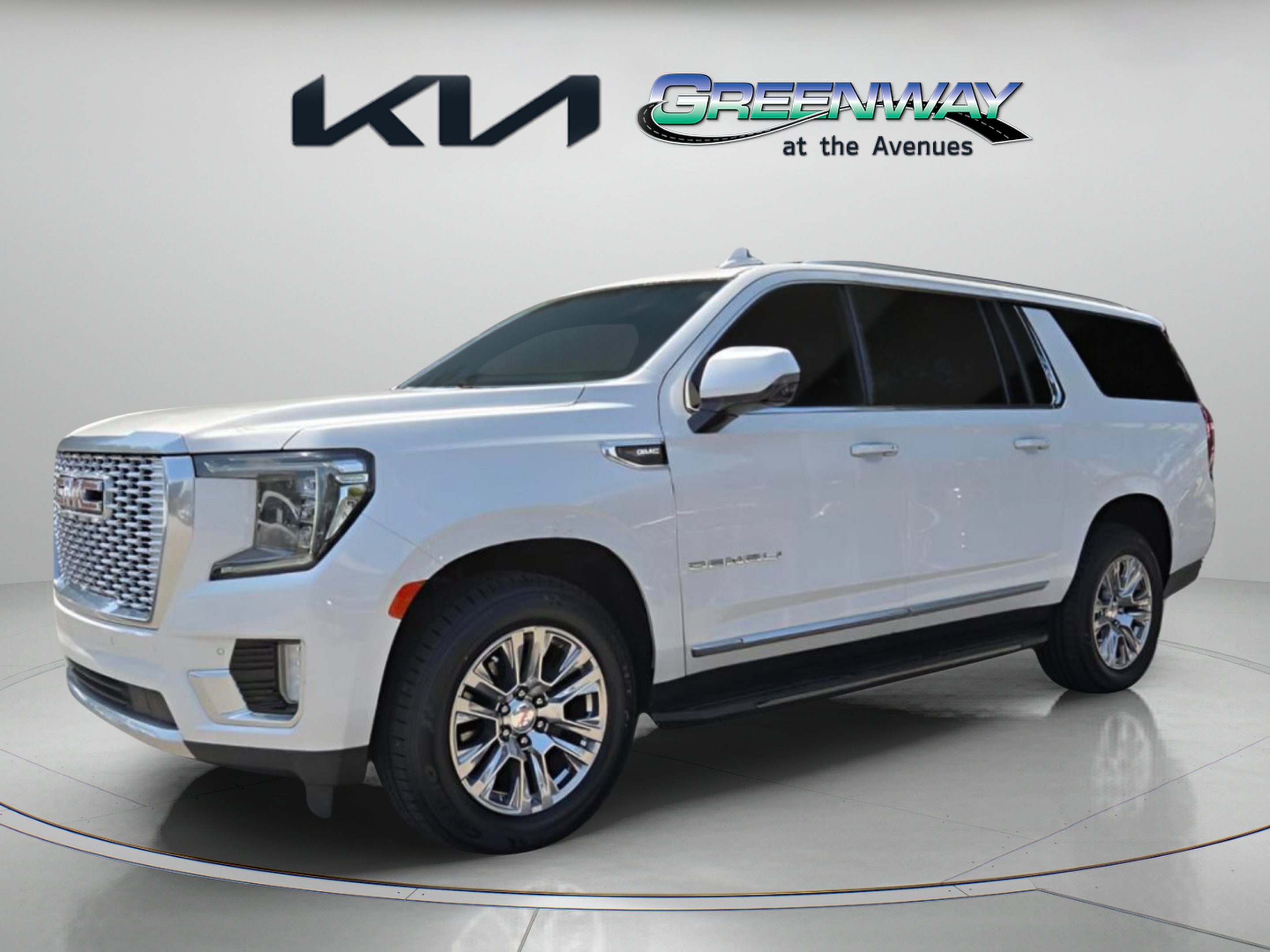 Used 2021 GMC Yukon XL Denali AWD/4WD image 3
