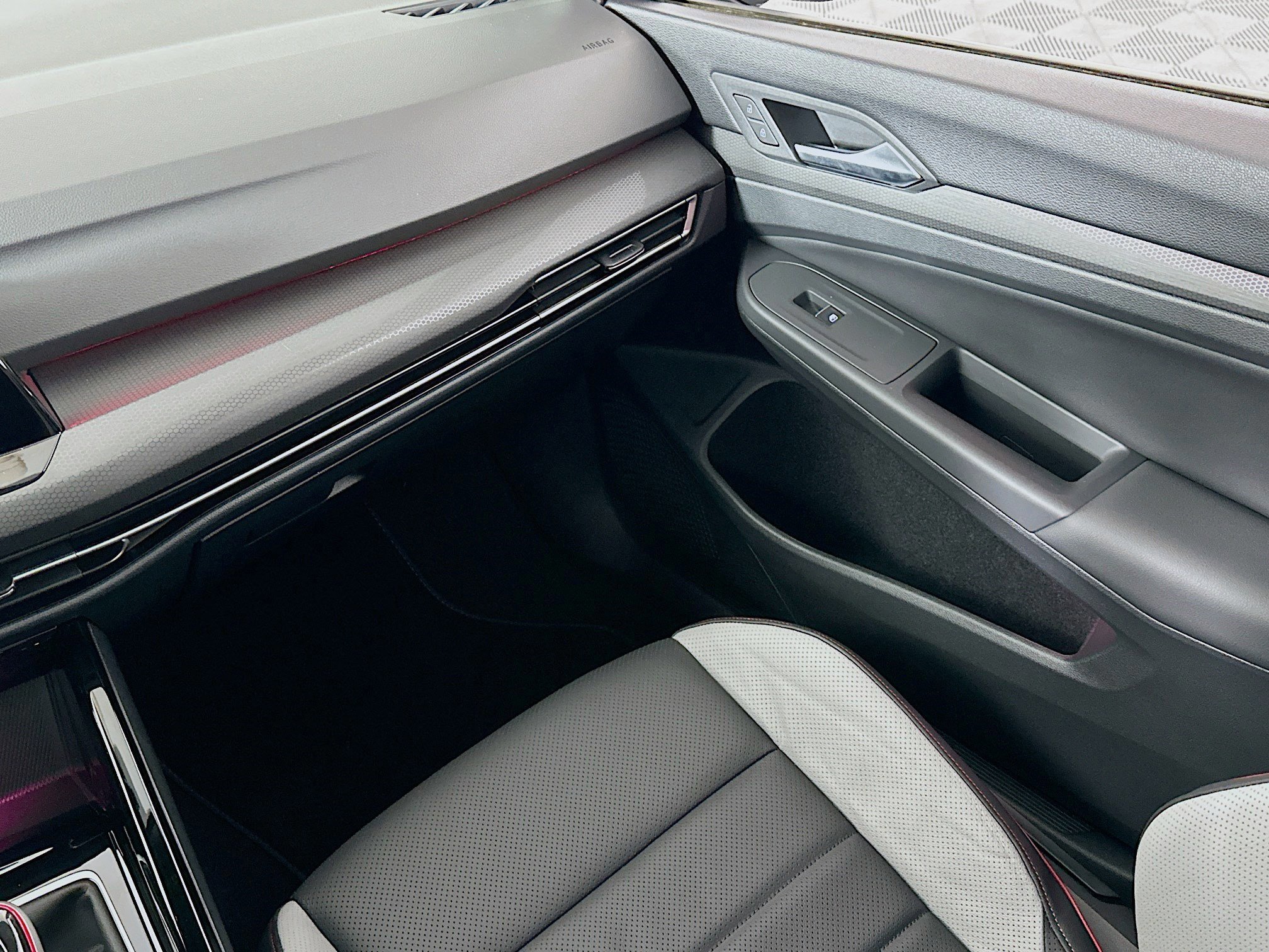 Used 2024 Volkswagen GTI SE image 22