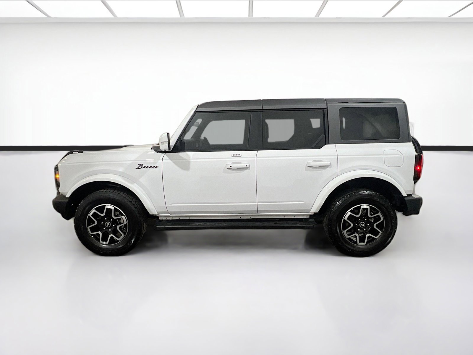 Used 2023 Ford Bronco Outer Banks image 22
