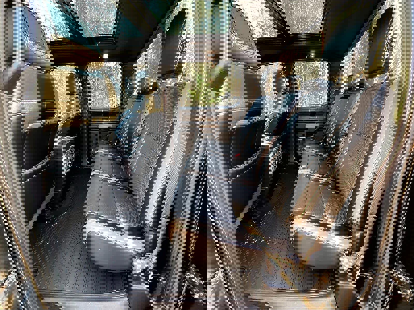 Used 2018 Ford F150 Raptor w/ Equipment Group 802A Luxury image 15