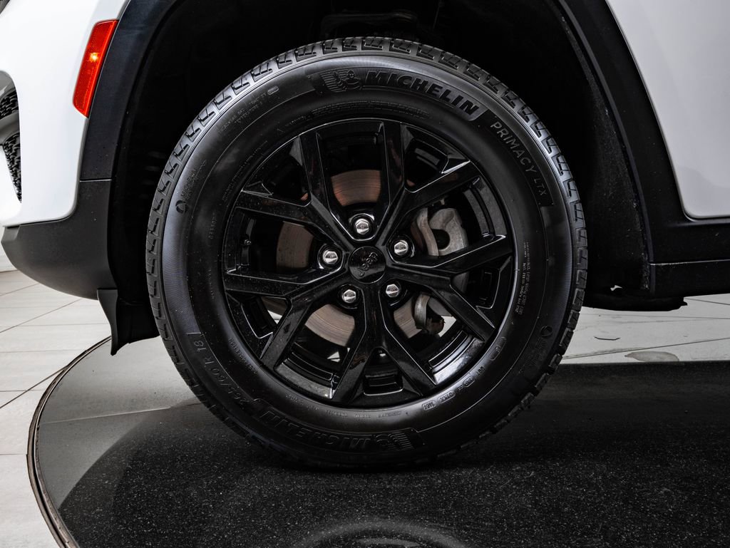 Used 2024 Jeep Grand Cherokee Altitude AWD/4WD image 13